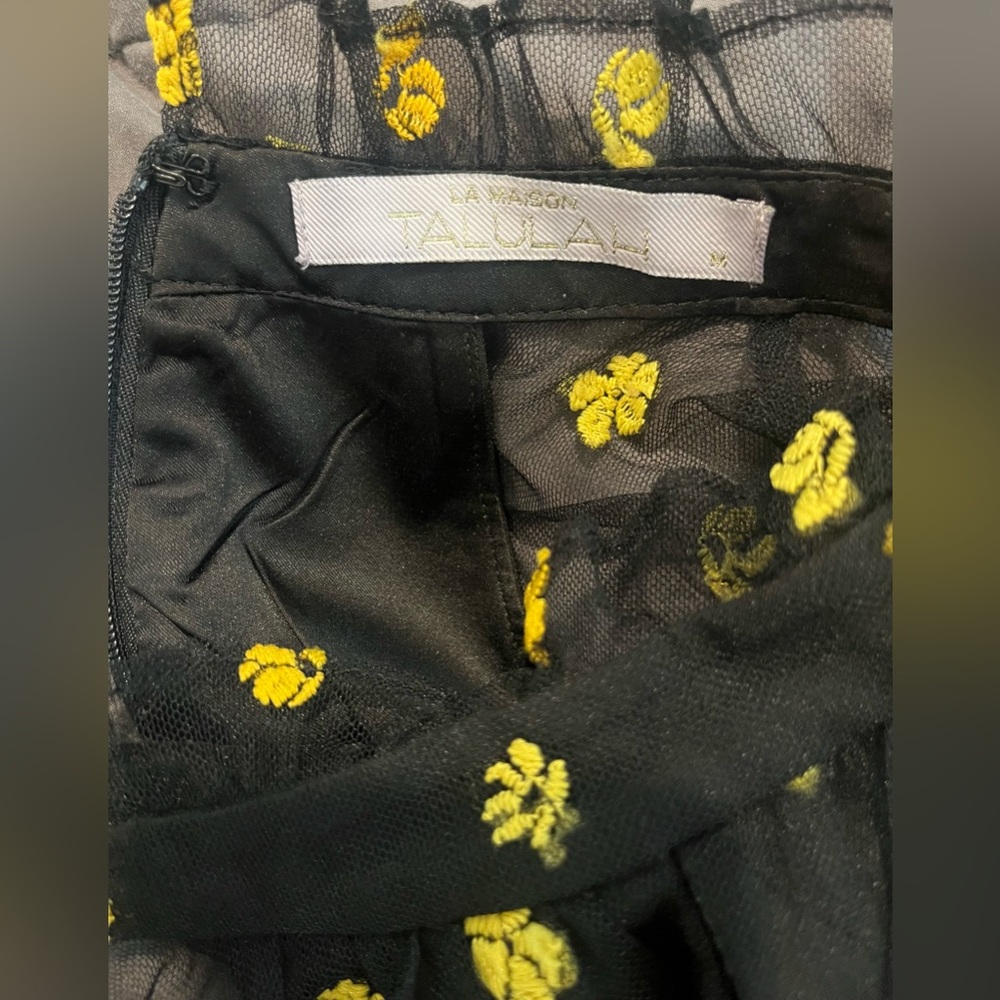 La Maison Talulah Black and Yellow Dress. Size Medium - Picture 9 of 9